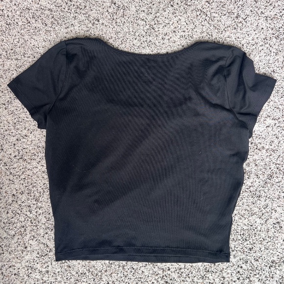 Hollister Square Neck Crop Tee - Picture 2 of 3